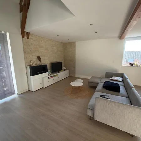 בית נופש Magnifique Grange Renovee A Lioujas