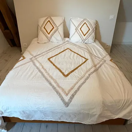 Magnifique Grange Renovee A Lioujas בית נופש *