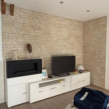 בית נופש Magnifique Grange Renovee A Lioujas